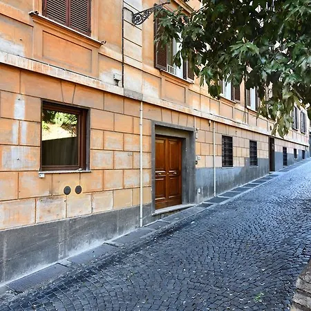 The * Roma